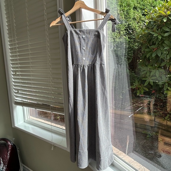 gingham summer picnic dress - Picture 10 of 11